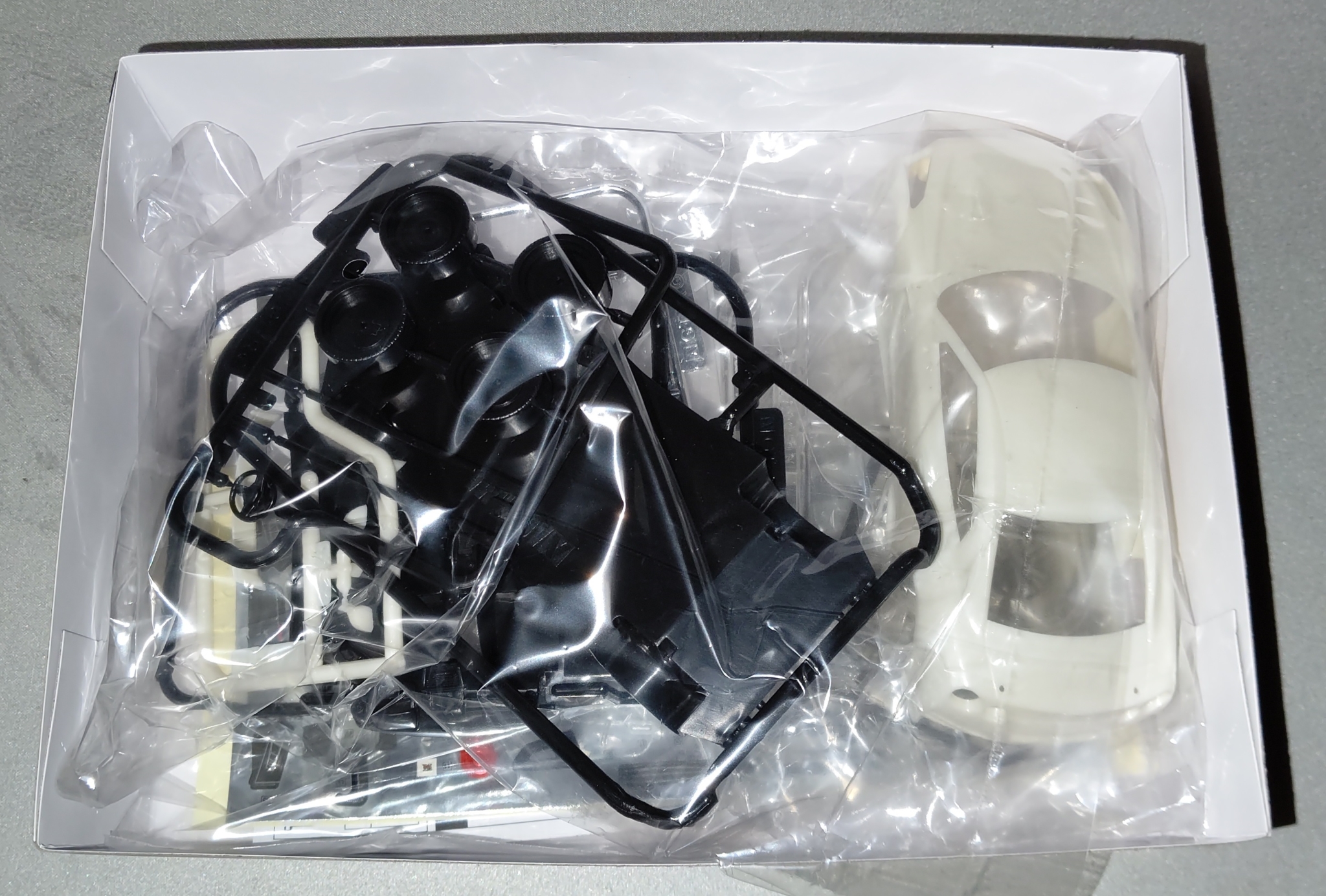 Aoshima Nissan GTR The Snap Kit Scale models